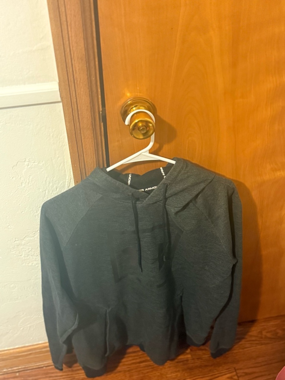 Under Armour Men's Heather Charcoal Hooded Pullover